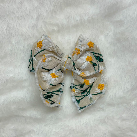 Dancing Daises Bow